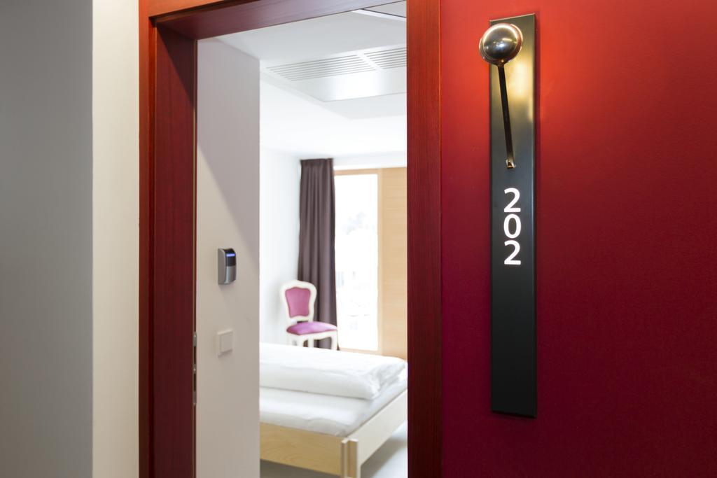 Kleinkunsthotel Naturns Pokój zdjęcie